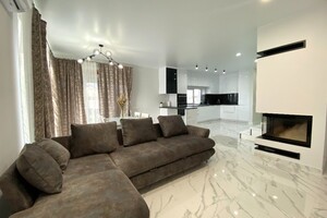 Продается дом на 2 этажа 140.34 кв. м с камином, цена: 165000 $