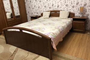 Сдается в аренду 2-комнатная квартира 65 кв. м в Черновцах, цена: 450 $