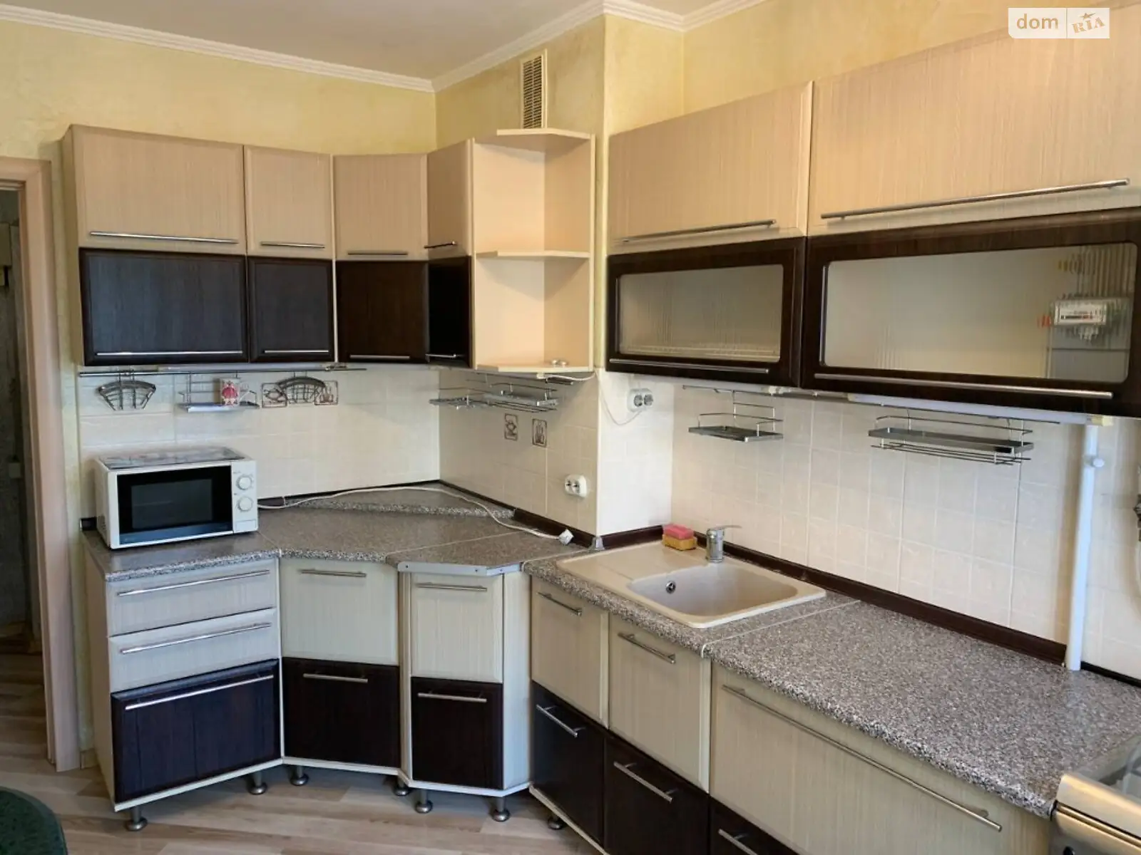 Продается 3-комнатная квартира 63 кв. м в Одессе, ул. Ильфа и Петрова