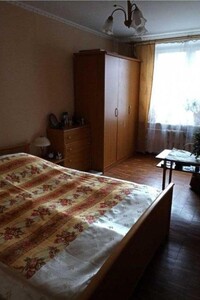 Продается 3-комнатная квартира 67 кв. м в Киеве, ул. Чернобыльская