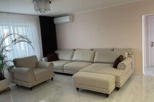 Продается 3-комнатная квартира 85 кв. м в Киево-Святошинске, Пригородная улица
