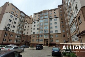 Продается 3-комнатная квартира 88 кв. м в Ивано-Франковске, ул. Поточная