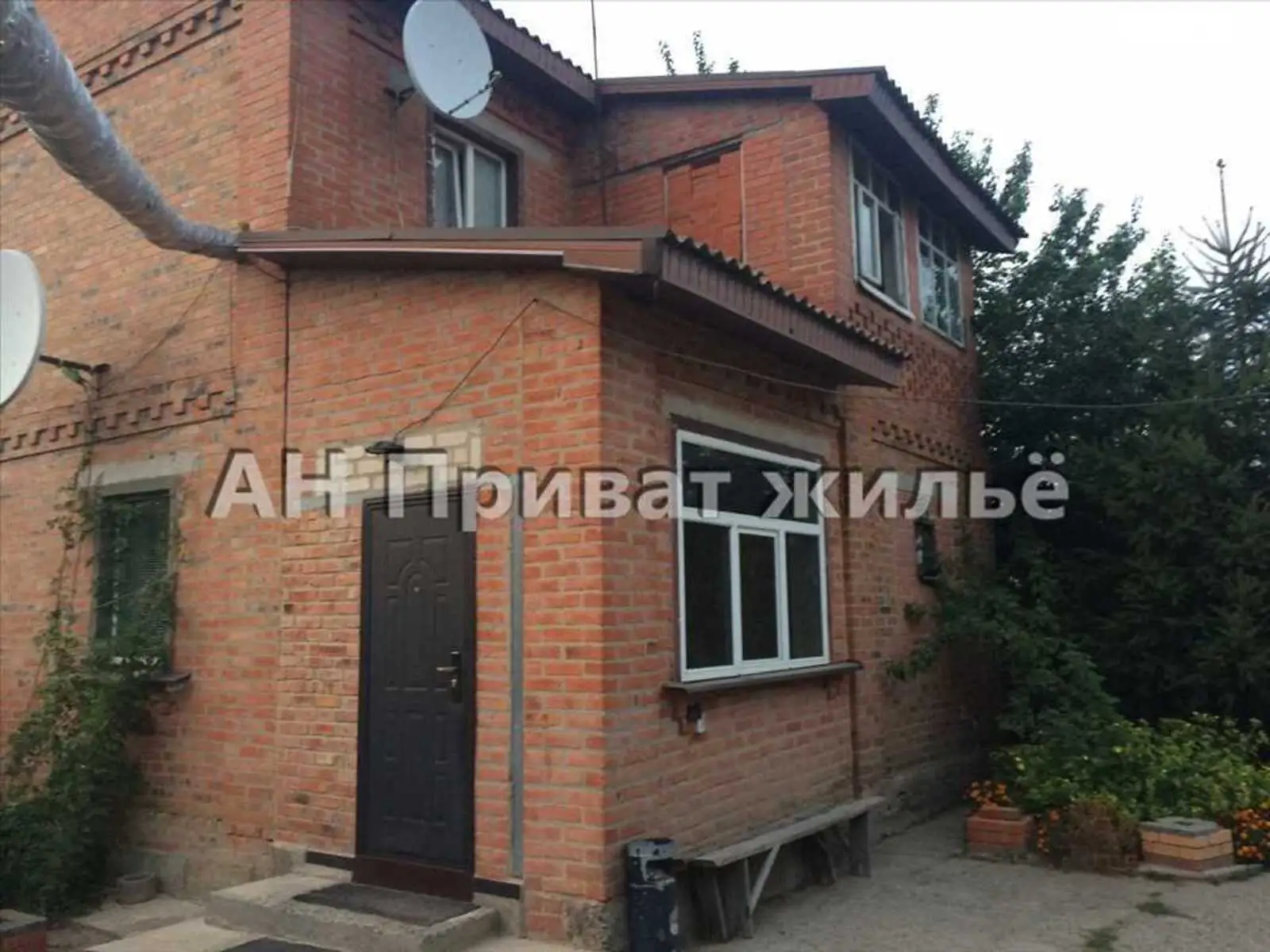 Продается дом на 2 этажа 126 кв. м с камином, цена: 100000 $ - фото 1