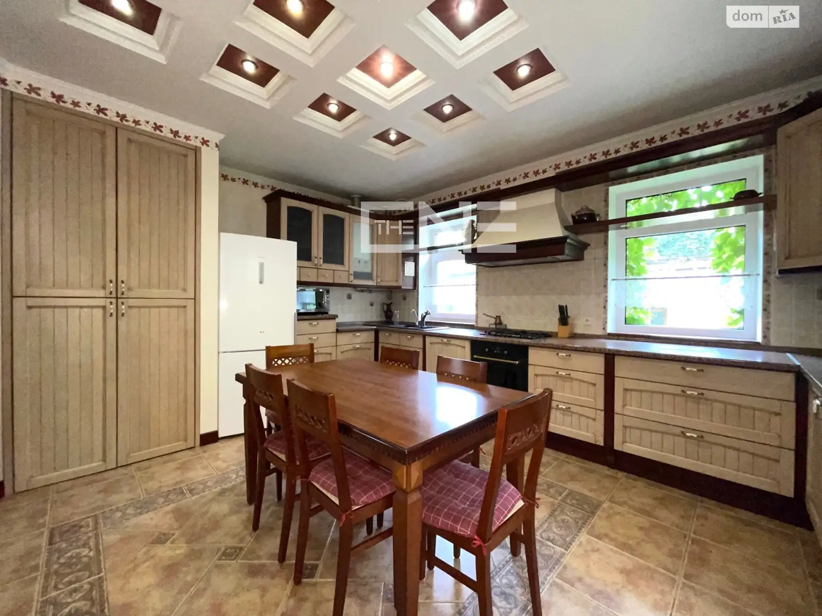 Сдается в аренду дом на 2 этажа 250 кв. м с подвалом, цена: 2500 $ - фото 1