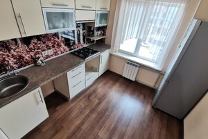 Продаж квартири, Запоріжжя, р‑н. Олександрівський (Жовтневий), Шкільна (Героїв Сталінграду) вулиця, буд. 42
