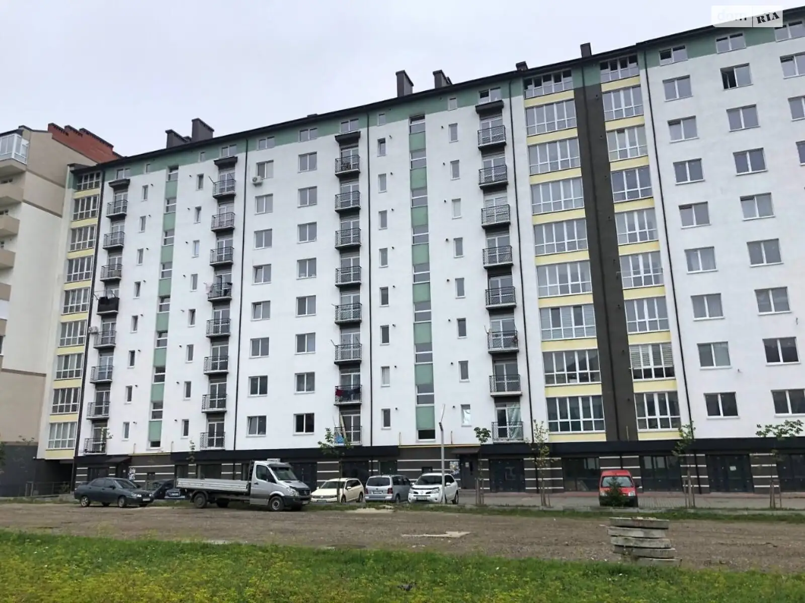 Продается место в гаражном кооперативе под легковое авто на 21 кв. м, цена: 13000 $ - фото 1