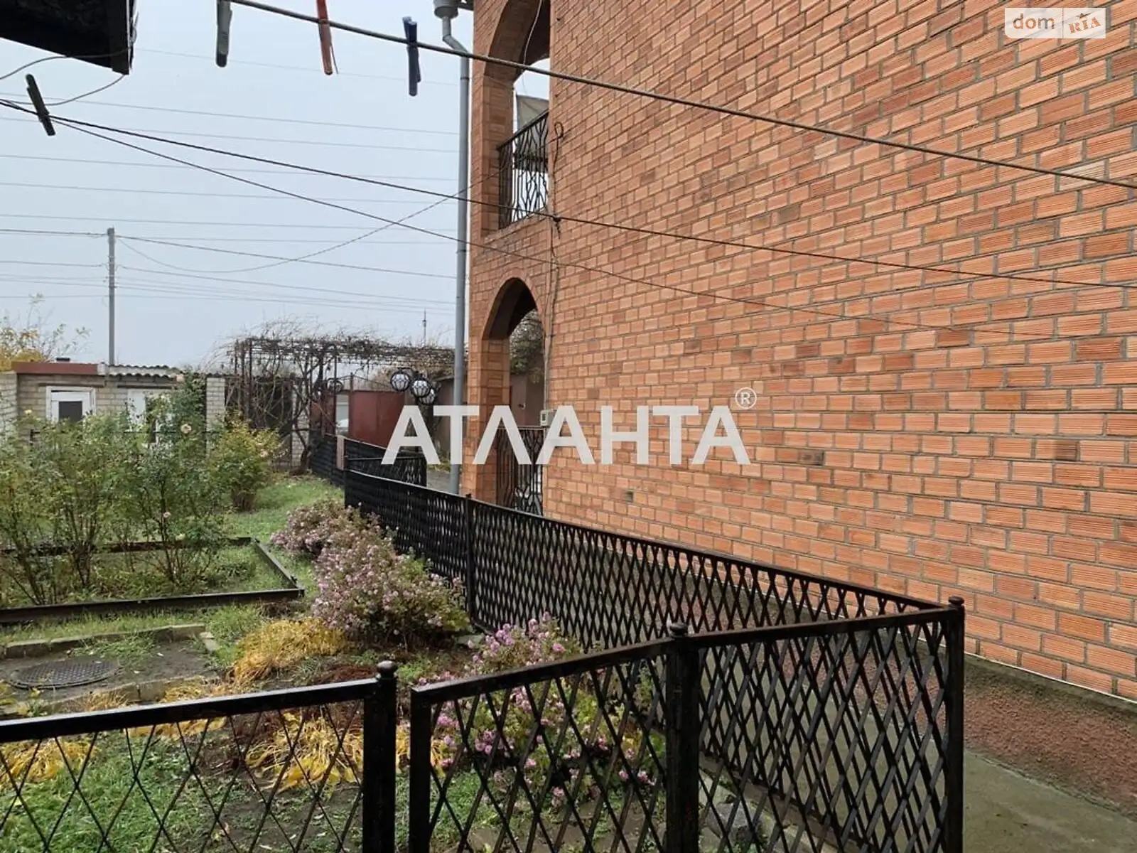 Продается дом на 2 этажа 175 кв. м с террасой, цена: 120000 $ - фото 1