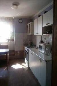Продается 3-комнатная квартира 65 кв. м в Черновцах, Маловокзальная улица