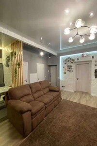 Продается 2-комнатная квартира 53 кв. м в Харькове, Карла Маркса улица