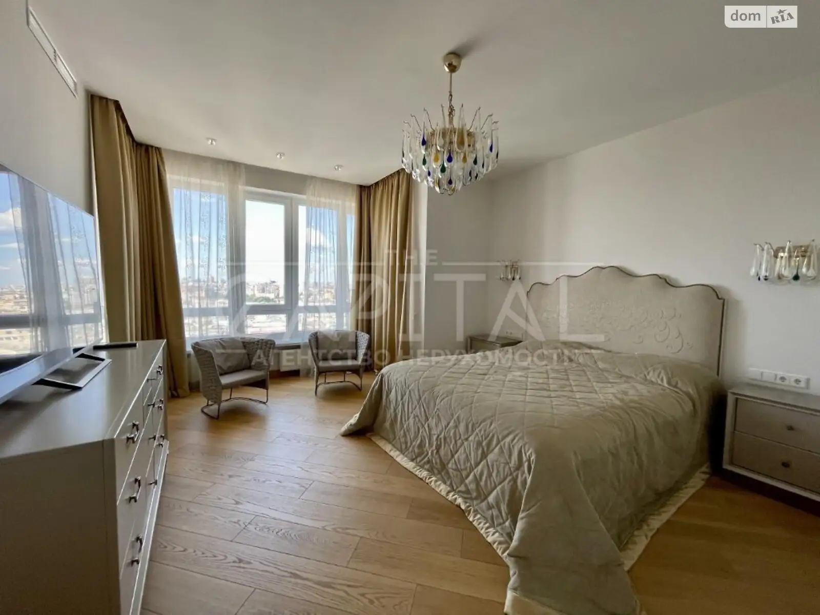 Сдается в аренду 4-комнатная квартира 210 кв. м в Киеве, цена: 2900 $ - фото 1