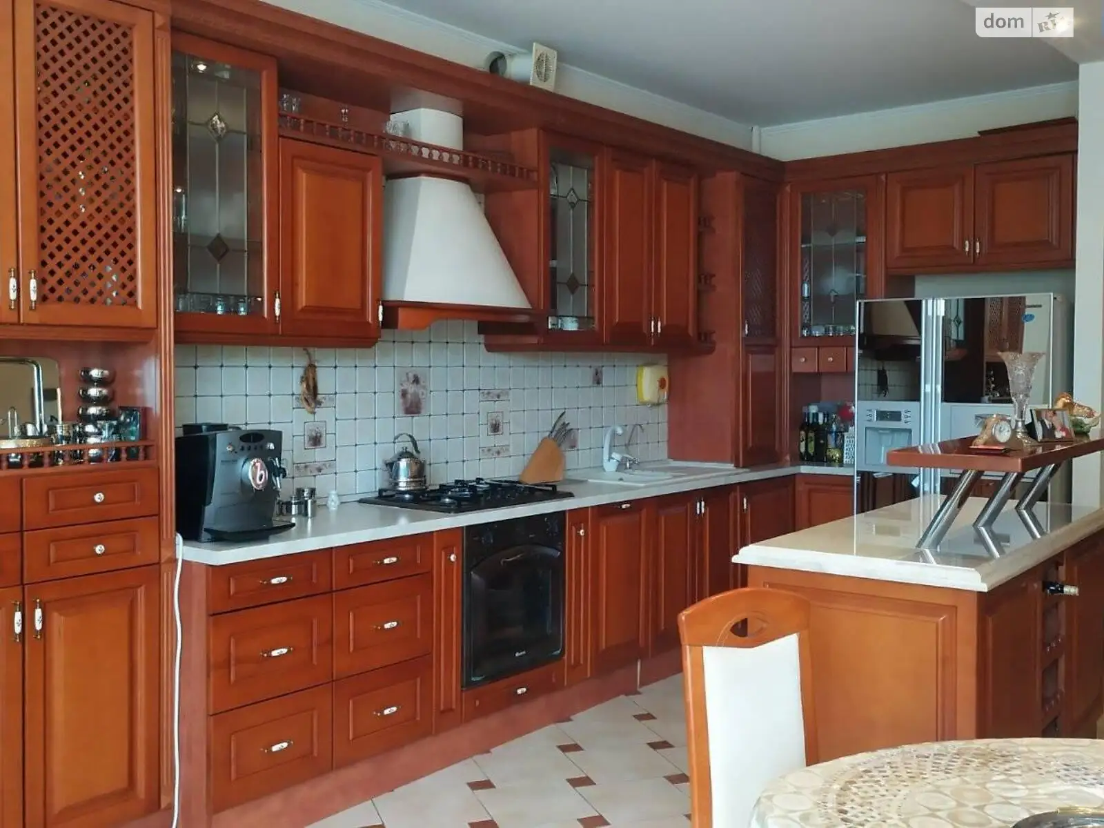 Продається 2-кімнатна квартира 114.2 кв. м у Чорноморську, цена: 90000 $