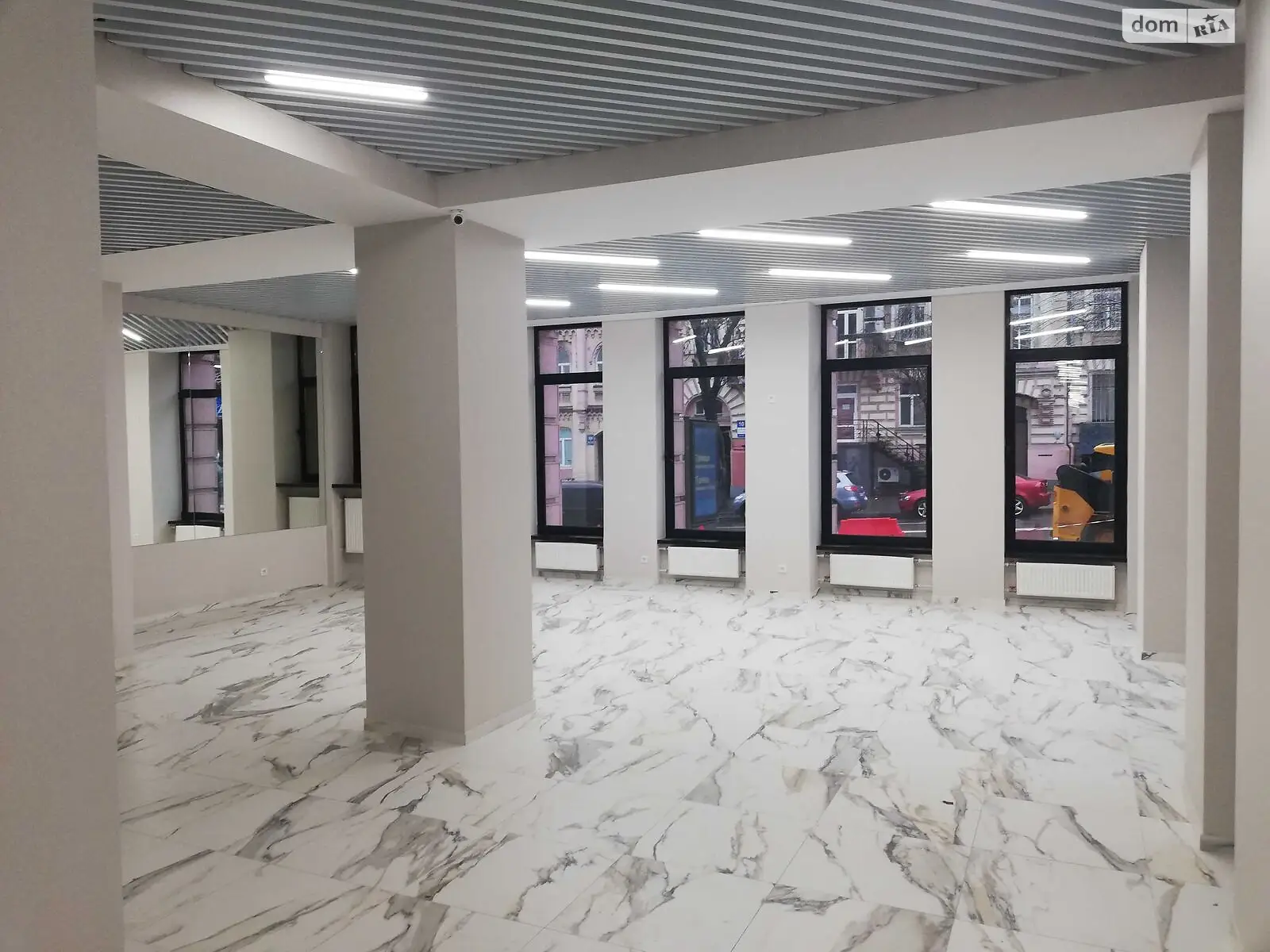Сдается в аренду объект сферы услуг 220 кв. м в 4-этажном здании, цена: 130000 грн - фото 1