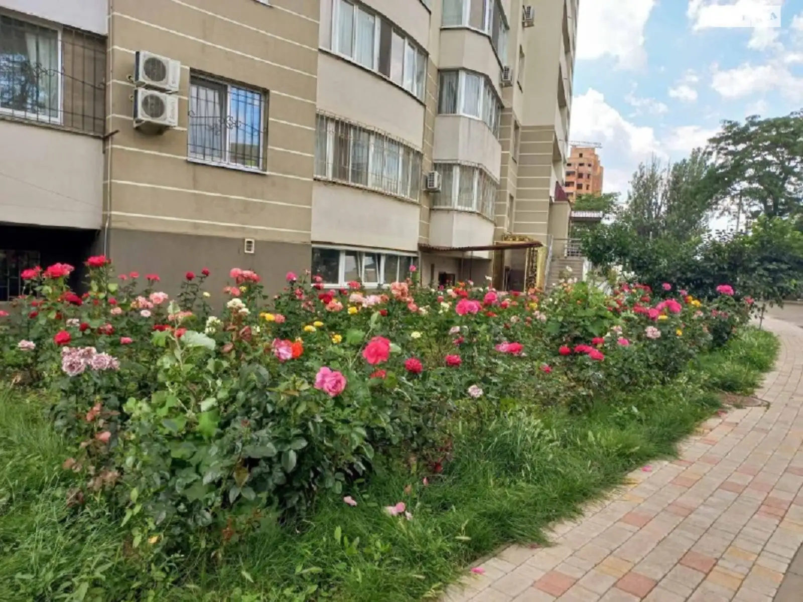 Продається офіс 60 кв. м в бізнес-центрі, цена: 34000 $