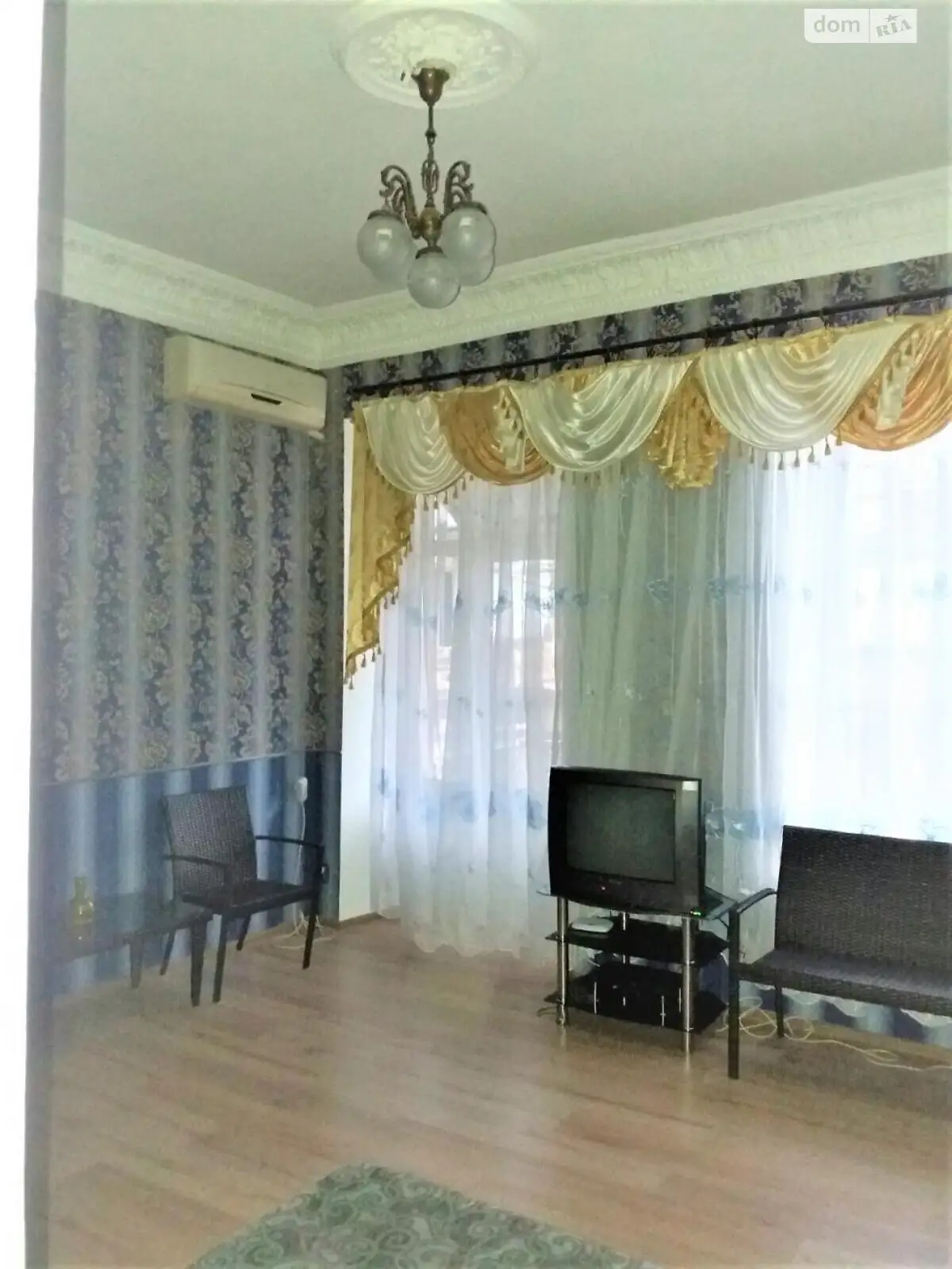 Продается 3-комнатная квартира 62 кв. м в Одессе, ул. Екатерининская, 18