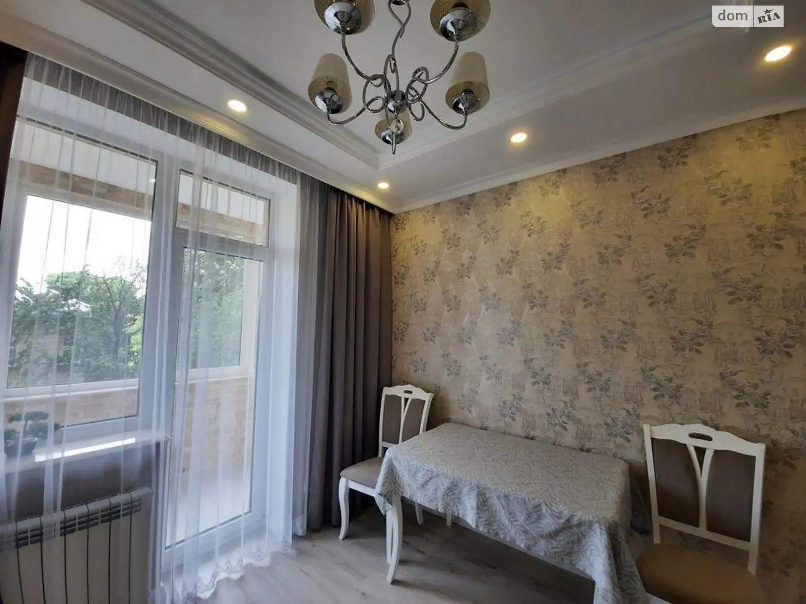 Продається 1-кімнатна квартира 51 кв. м у Одесі, вул. Канатна, 122Б