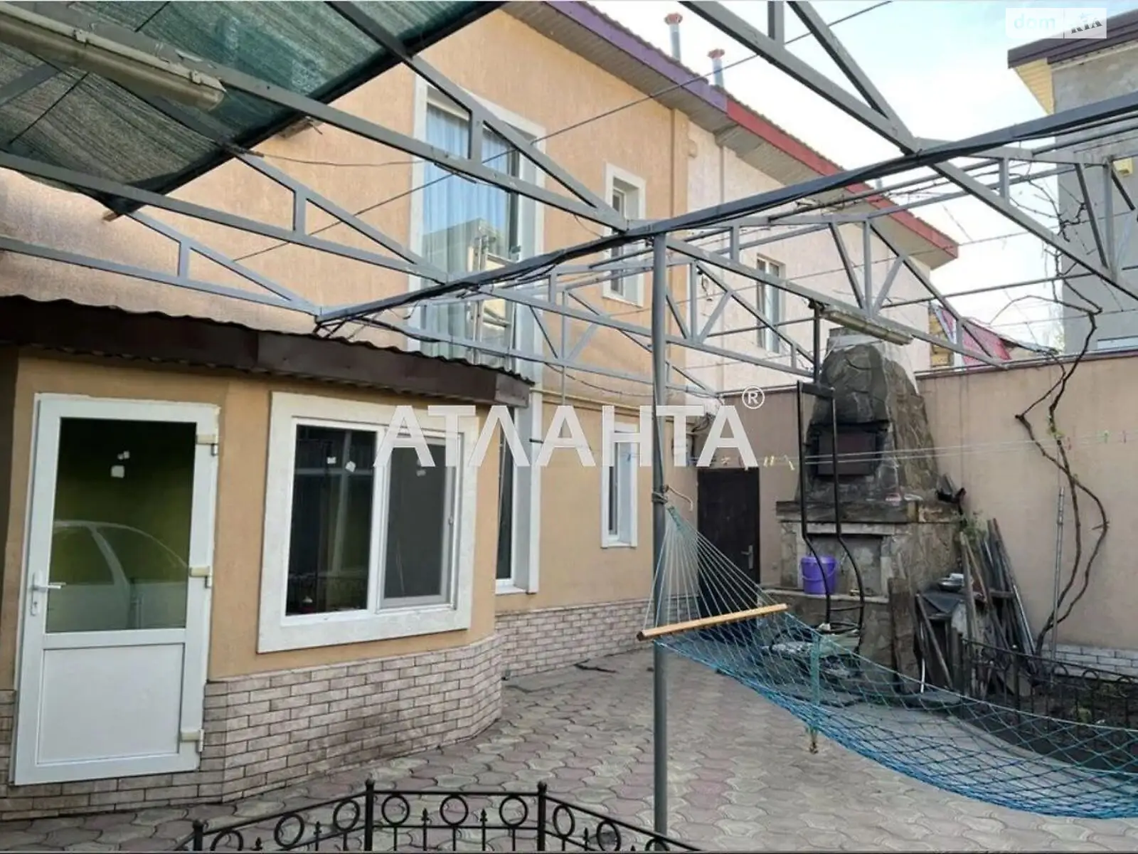 Продается дом на 2 этажа 180 кв. м с камином, цена: 200000 $ - фото 1