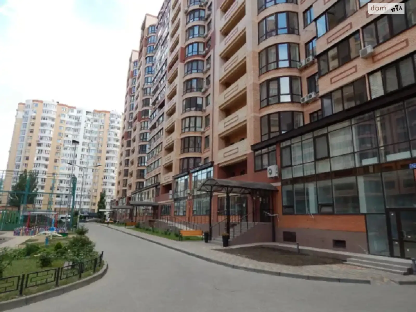 Продается 2-комнатная квартира 90 кв. м в Одессе, ул. Армейская, 8Б