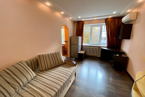 Продается 1-комнатная квартира 24.2 кв. м в Киеве, Ломоносова улица