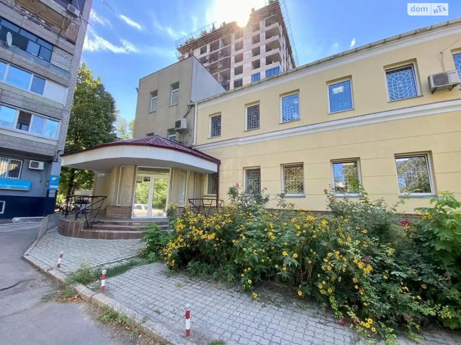 Продается объект сферы услуг 300 кв. м в 1-этажном здании, цена: 450000 $ - фото 1