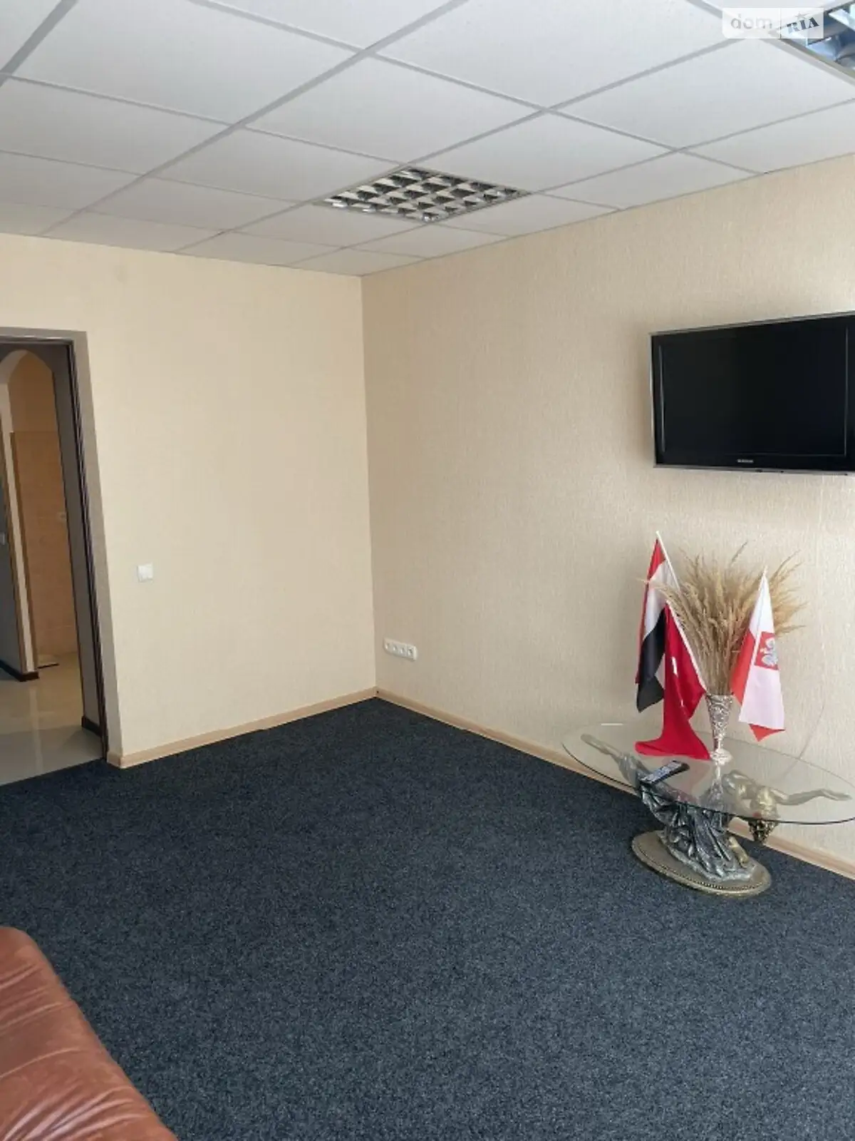 Продається офіс 39 кв. м в бізнес-центрі, цена: 45000 $ - фото 1