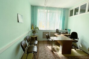 Продається офіс 25 кв. м в адміністративній будівлі, цена: 35000 $