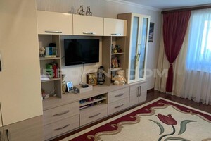 Продается 3-комнатная квартира 72 кв. м в Киеве, ул. Тулузы