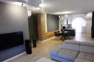 Продажа квартиры, Закарпатская, Мукачево, р‑н. Центр, Герца, дом 2б
