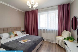 Продается 1-комнатная квартира 40 кв. м в Киеве, Святослава Храброго (Народного Ополчения) улица