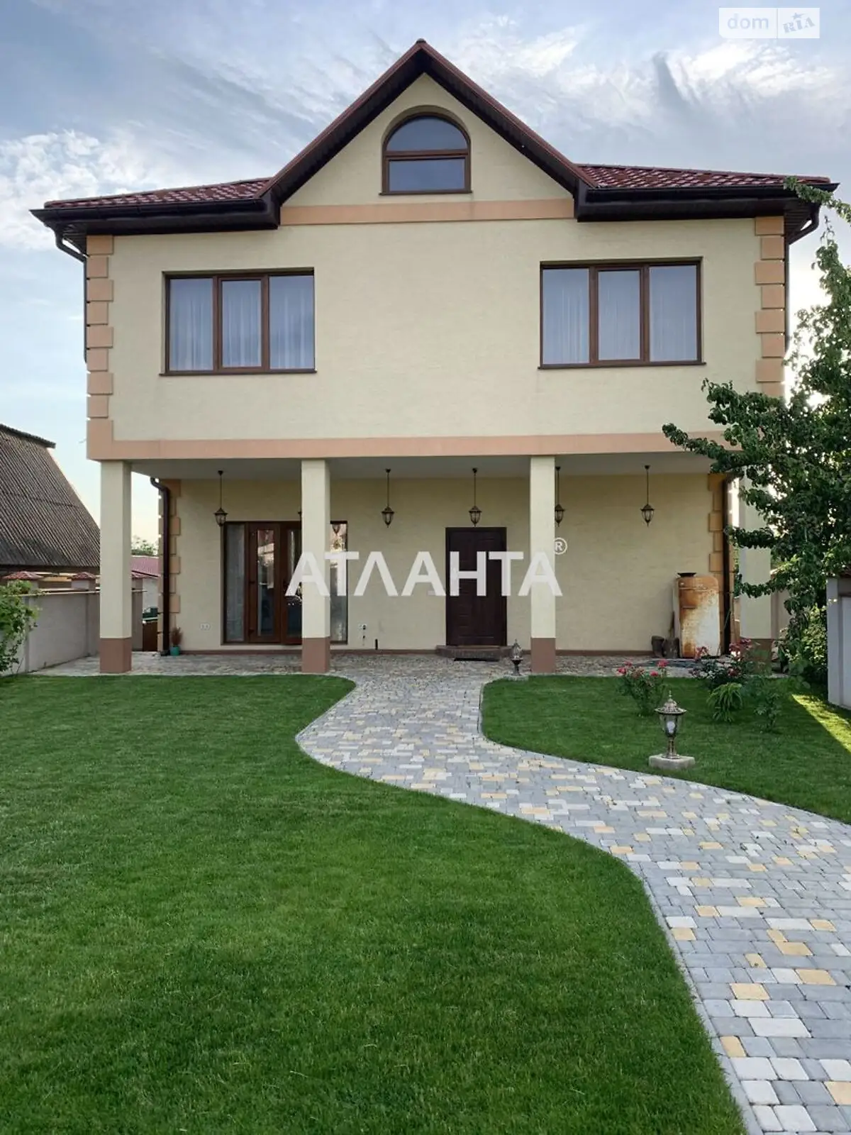 Продается дом на 2 этажа 280 кв. м с террасой, цена: 280000 $ - фото 1