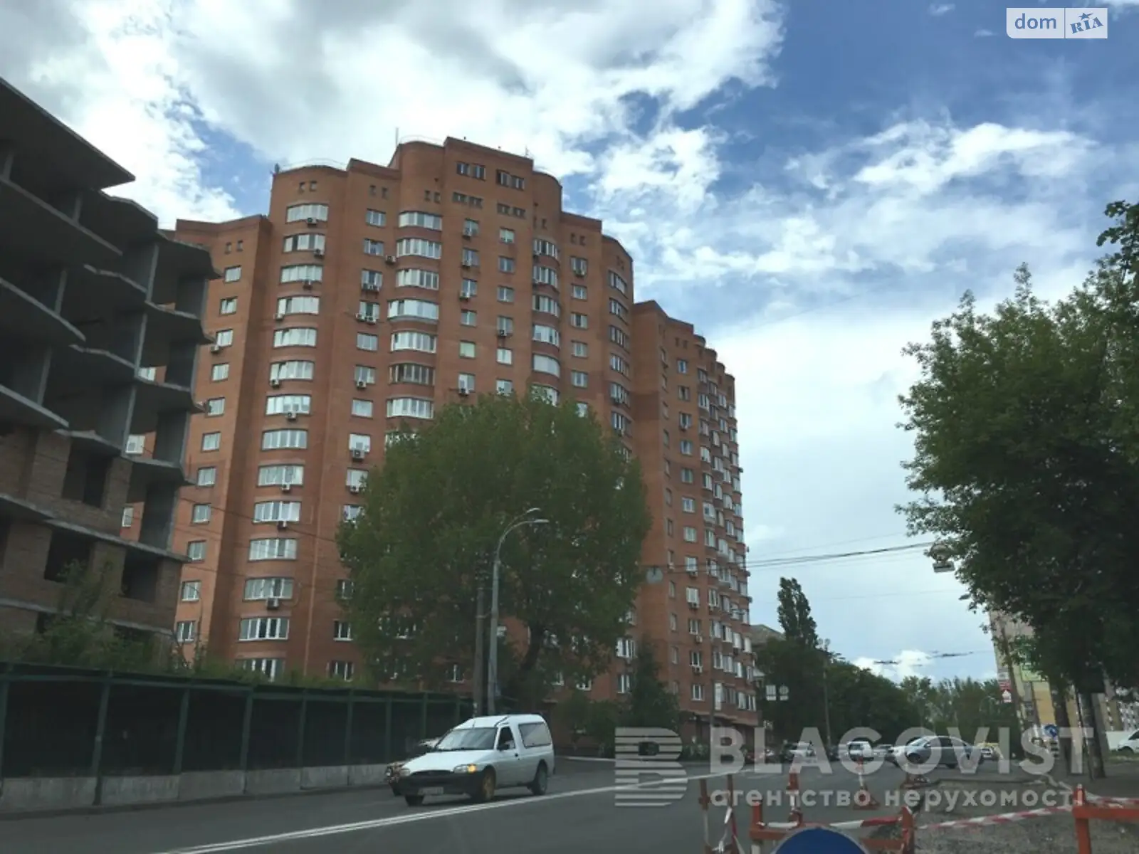 Продается 4-комнатная квартира 126 кв. м в Киеве, просп. Науки, 62А