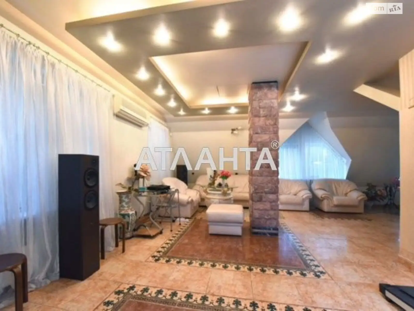 Продается объект сферы услуг 475 кв. м в 2-этажном здании, цена: 370000 $ - фото 1