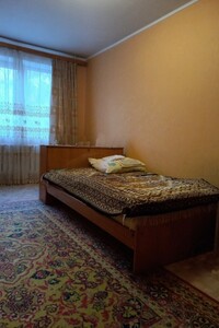Продается 2-комнатная квартира 47 кв. м в Чернигове, Казацкая (50 лет ВЛКСМ) улица