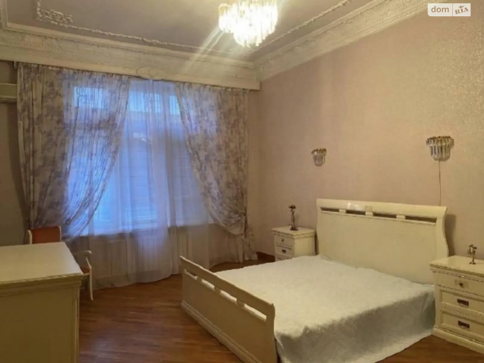 Продается 5-комнатная квартира 139.9 кв. м в Одессе, ул. Пироговская - фото 1