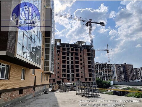 Продается 3-комнатная квартира 89.2 кв. м в Черновцах, ул. Герцена