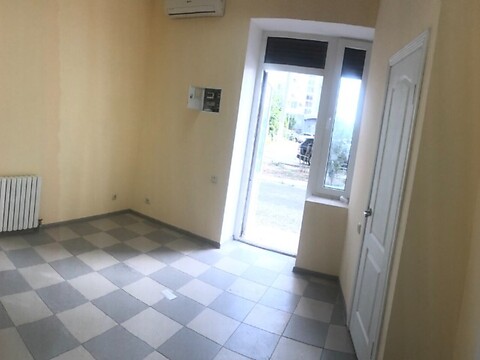 Здається в оренду офіс 20 кв. м в бізнес-центрі, цена: 3500 $