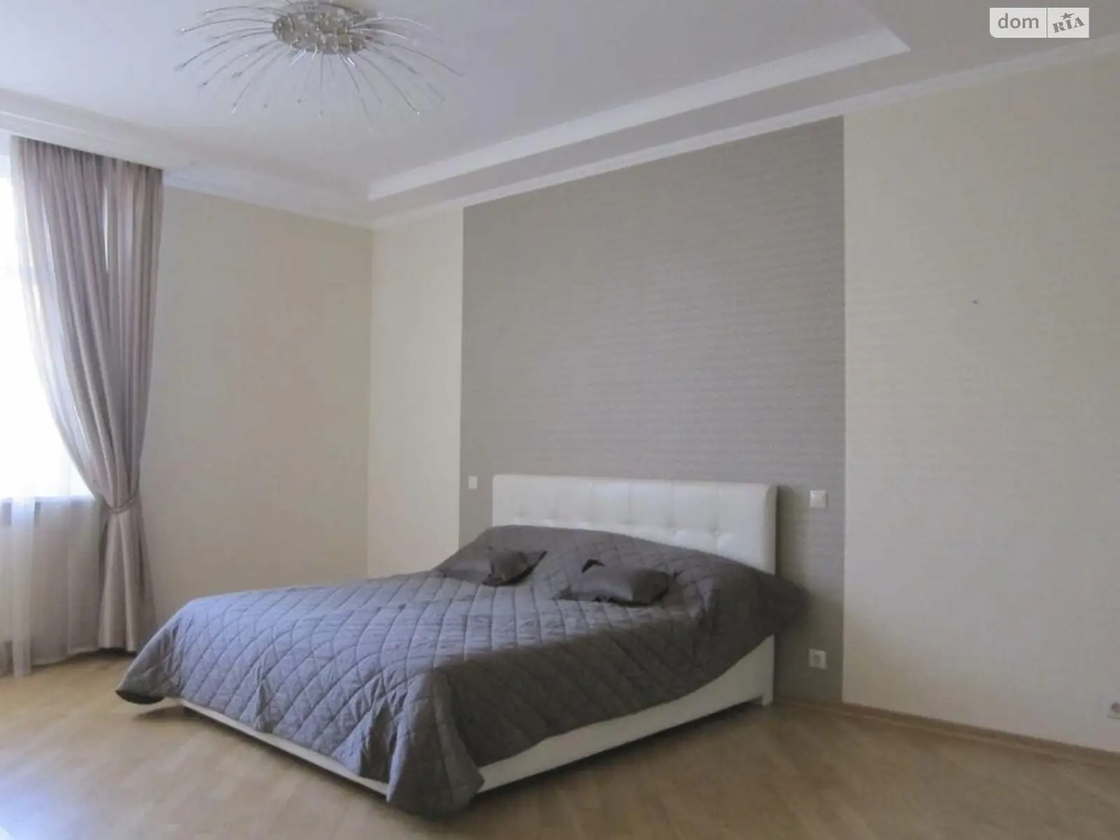 Продается 4-комнатная квартира 182 кв. м в Киеве, пл. Леси Украинки, 7Б - фото 1