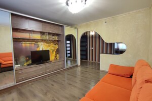 Продажа квартиры, Днепропетровская, Каменское, р‑н. Заводской, Василя Стуса, дом 2б