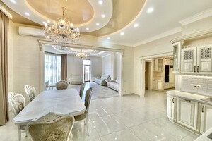 Продается 2-комнатная квартира 145 кв. м в Одессе, Генуэзская улица