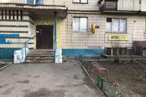 Продается 5-комнатная квартира 120 кв. м в Киеве, Коломыйский переулок