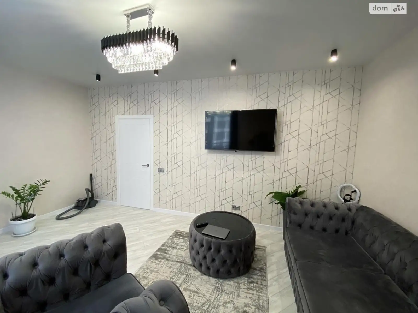 Продається 3-кімнатна квартира 89 кв. м у Одесі, вул. Генуезька, 3 - фото 1