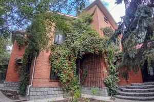 Продається будинок 3 поверховий 400 кв. м з садом, цена: 600000 $