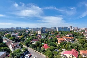 Продается 3-комнатная квартира 104 кв. м в Одессе, Каманина (Курчатова) улица