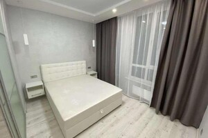 Продается 1-комнатная квартира 32 кв. м в Киеве, Каховская улица