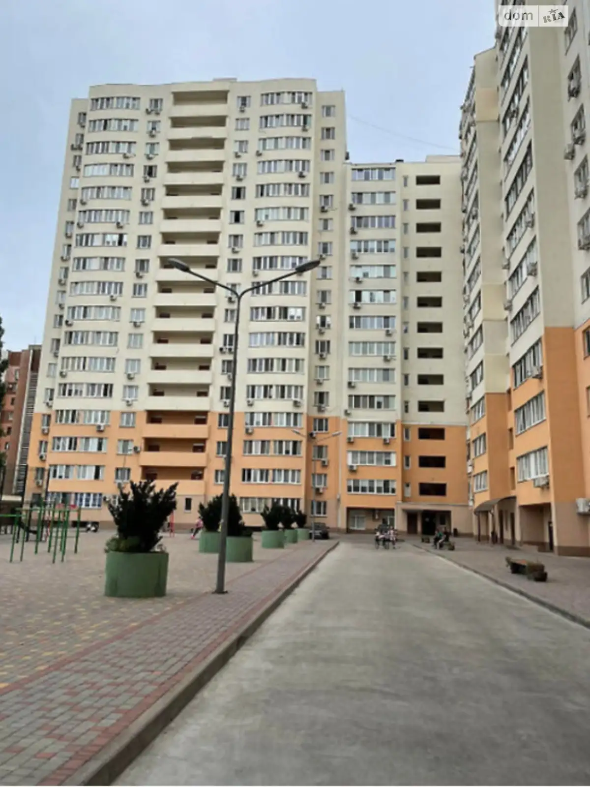 Продается 1-комнатная квартира 44.2 кв. м в Одессе, ул. Академика Королева, 201А - фото 1