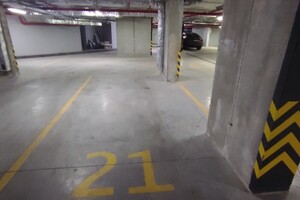 Продается подземный паркинг под легковое авто на 14 кв. м, цена: 17999 $