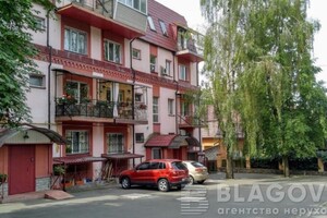 Продается 7-комнатная квартира 245.4 кв. м в Киеве, ул. Верховинная
