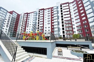 Продажа квартиры, Ивано-Франковск, р‑н. Центр, Княгинин (Ковпака) улица, дом 44