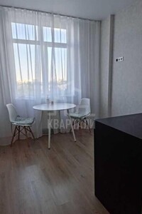 Продается 1-комнатная квартира 39 кв. м в Киеве, Полевая улица