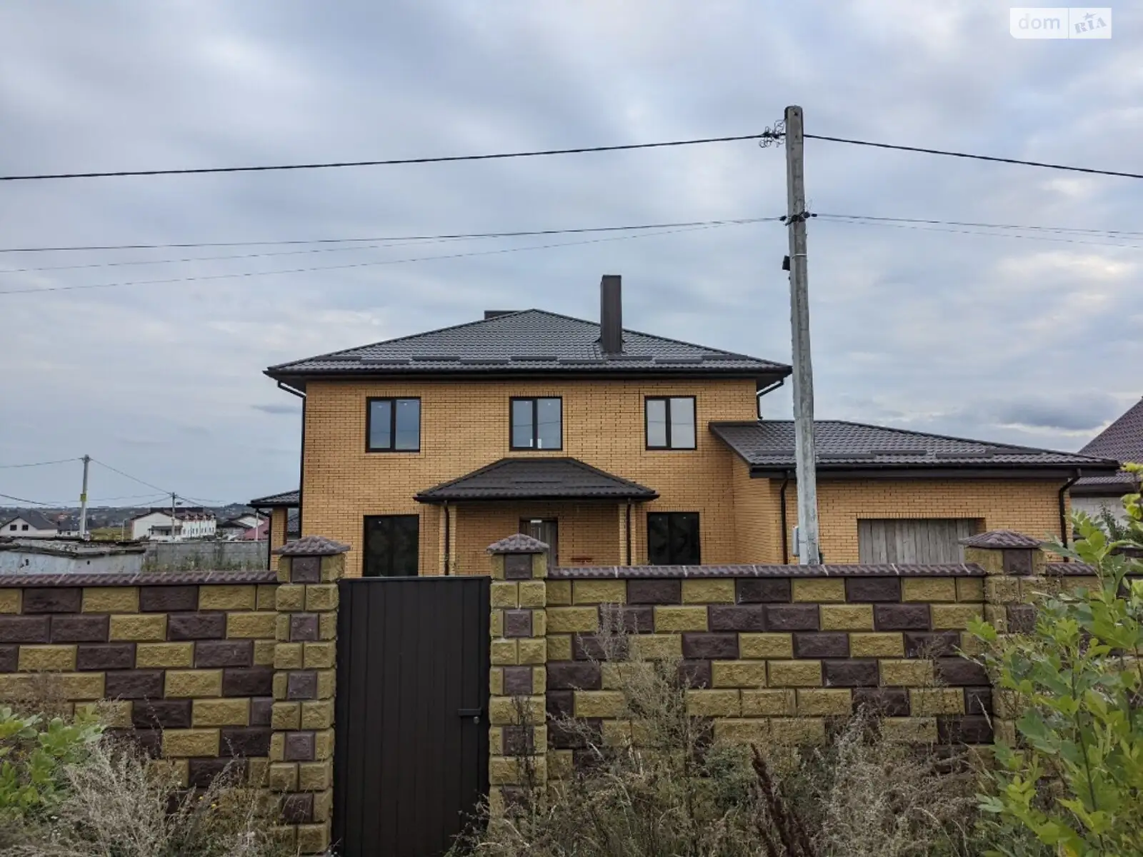 Продается дом на 2 этажа 256 кв. м с садом, цена: 125000 $ - фото 1