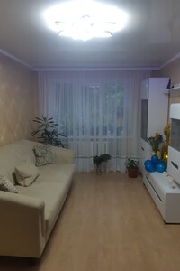 Продается 21-комнатная квартира 42 кв. м в Коростене, Шевченко